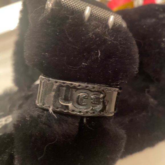 UGG SLIPPERS - Picture 4 of 5